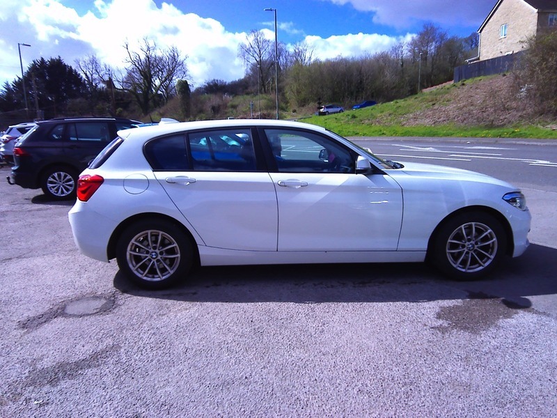 BMW 1 Series 116D Se Business YH18HBU White #5