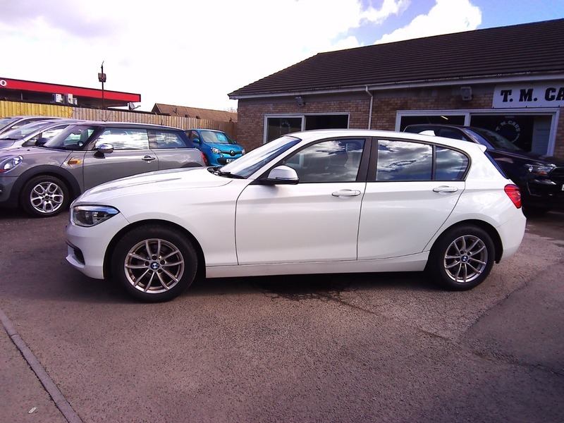 BMW 1 Series 116D Se Business YH18HBU White #4