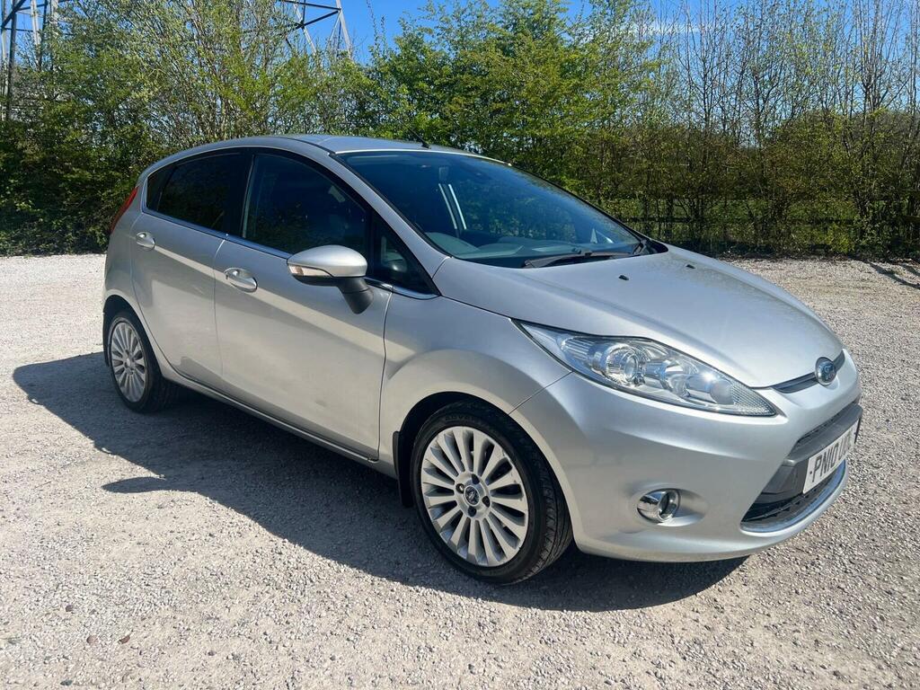 Ford Fiesta Hatchback 1.4 Titanium 201010 Silver