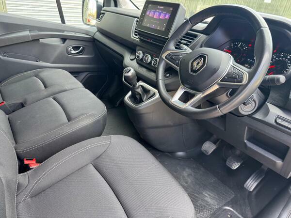 Renault Trafic 2.0 Dci Blue Sl30 Extra Sport L1 H1 Euro 6 Ss 5 YS23XTJ Grey #2