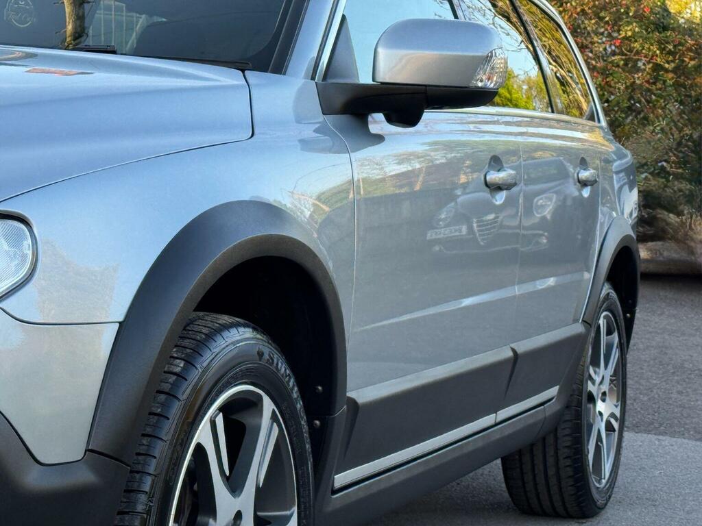 Volvo XC70 2.4 D5 Se Lux Geartronic Awd Euro 5 Silver #3