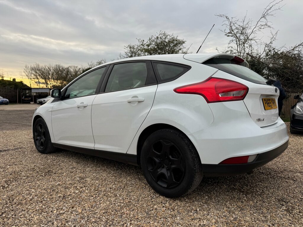 Ford Focus 1.0T Ecoboost 99G Style Hatchback Manua PK65YRN White #6