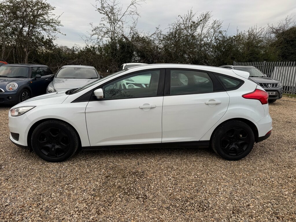 Ford Focus 1.0T Ecoboost 99G Style Hatchback Manua PK65YRN White #5