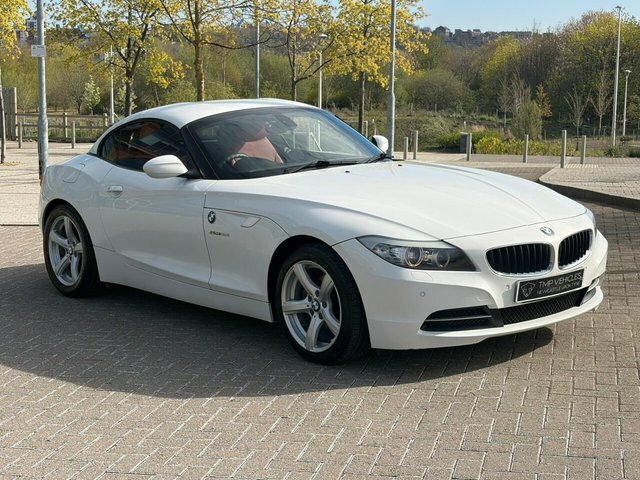 BMW Z4 2010 2.5 23I Convertible Sdrive White #2