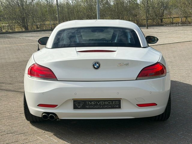 BMW Z4 2010 2.5 23I Convertible Sdrive White #4