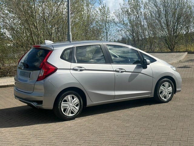 Honda Jazz 2018 1.3 I-vtec S Hatchback Euro PE18XWG Silver #4