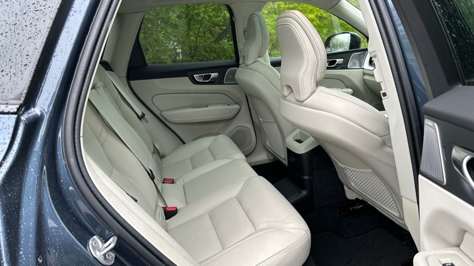 Volvo XC60 2.0 T8 18.8Kwh Ultra Dark Suv Plug-in H BN26VZS Blue #6