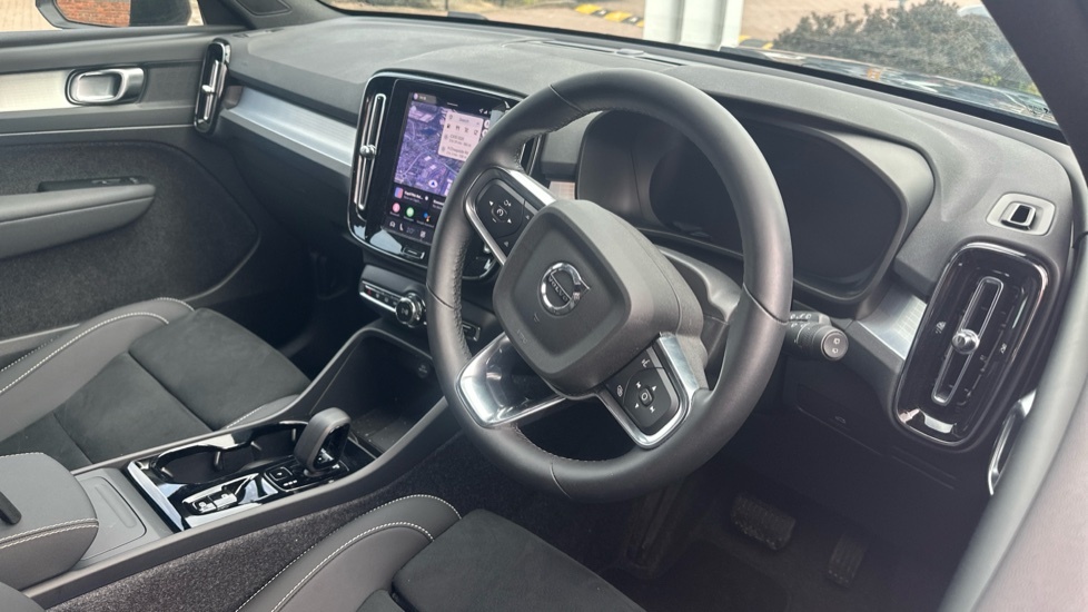 Volvo XC40 Plus, B4 Mild Hybrid, Dark PF25MVT #4