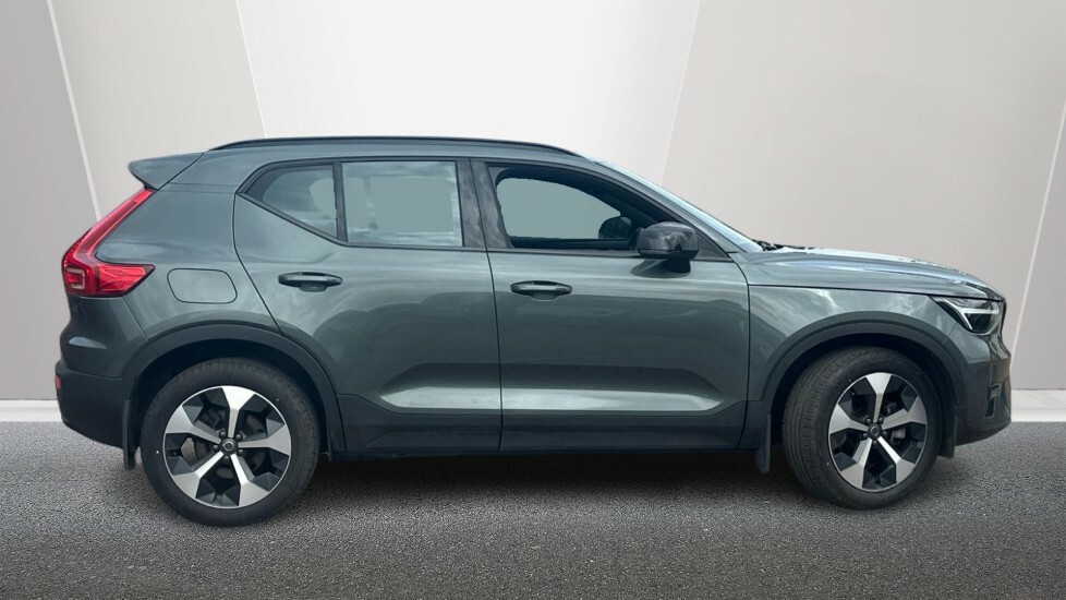 Volvo XC40 Plus, B4 Mild Hybrid, Dark PF25MVT #3