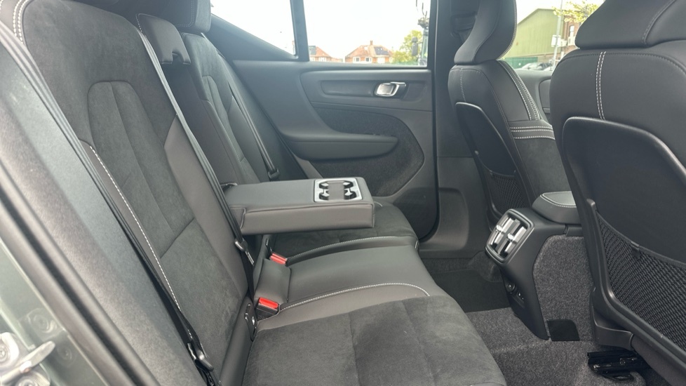 Volvo XC40 Plus, B4 Mild Hybrid, Dark PF25MVT #6