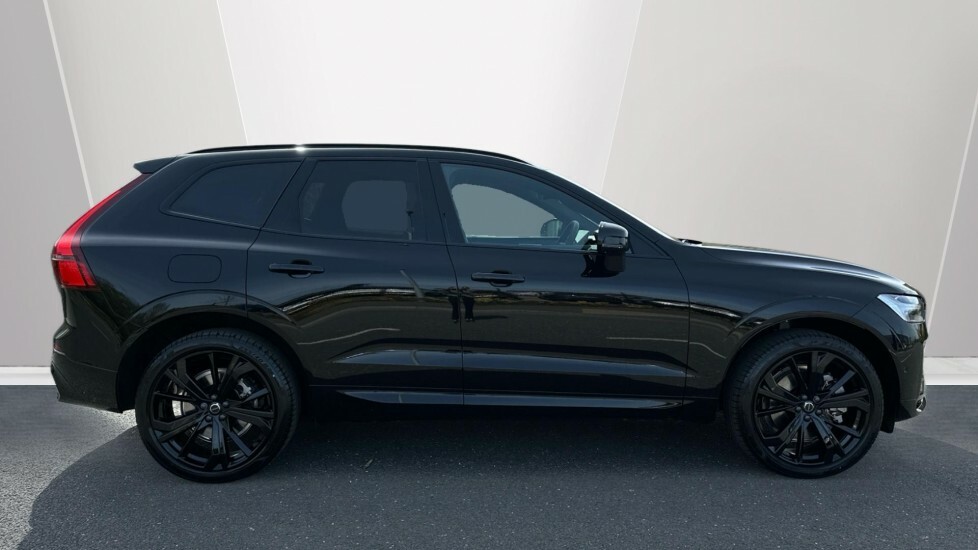 Volvo XC60 Black Edition Plus, T6 Awd Plug-in Hybrid Panora FP26GJJ Black #3