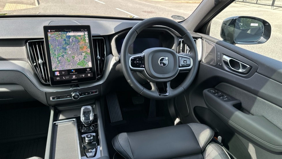 Volvo XC60 Black Edition Plus, T6 Awd Plug-in Hybrid Panora FP26GJJ Black #4