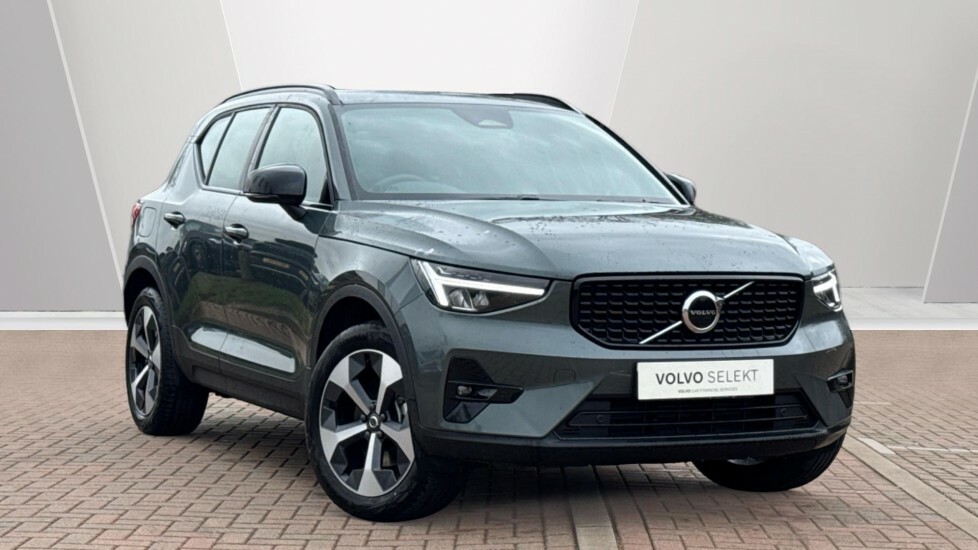 Volvo XC40 Plus, B3 Mild Hybrid, Dark Blue