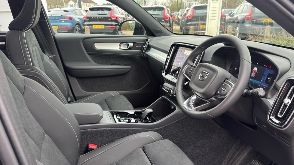 Volvo XC40 Black Edition Ultra, B3 Mild Hybrid, BT26FUP Black #4