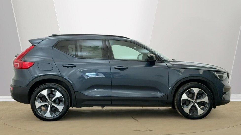 Volvo XC40 Plus, B4 Mild Hybrid, Dark RE25PUF Blue #2