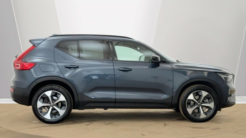 Volvo XC40 Plus, B3 Mild Hybrid, Dark OY75XEV Blue #2