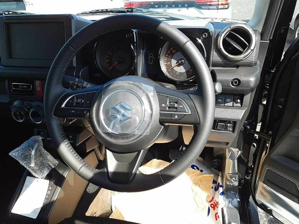 Suzuki Jimny Nomade 1.5 202626 4 Seats Suv 5  Black #4