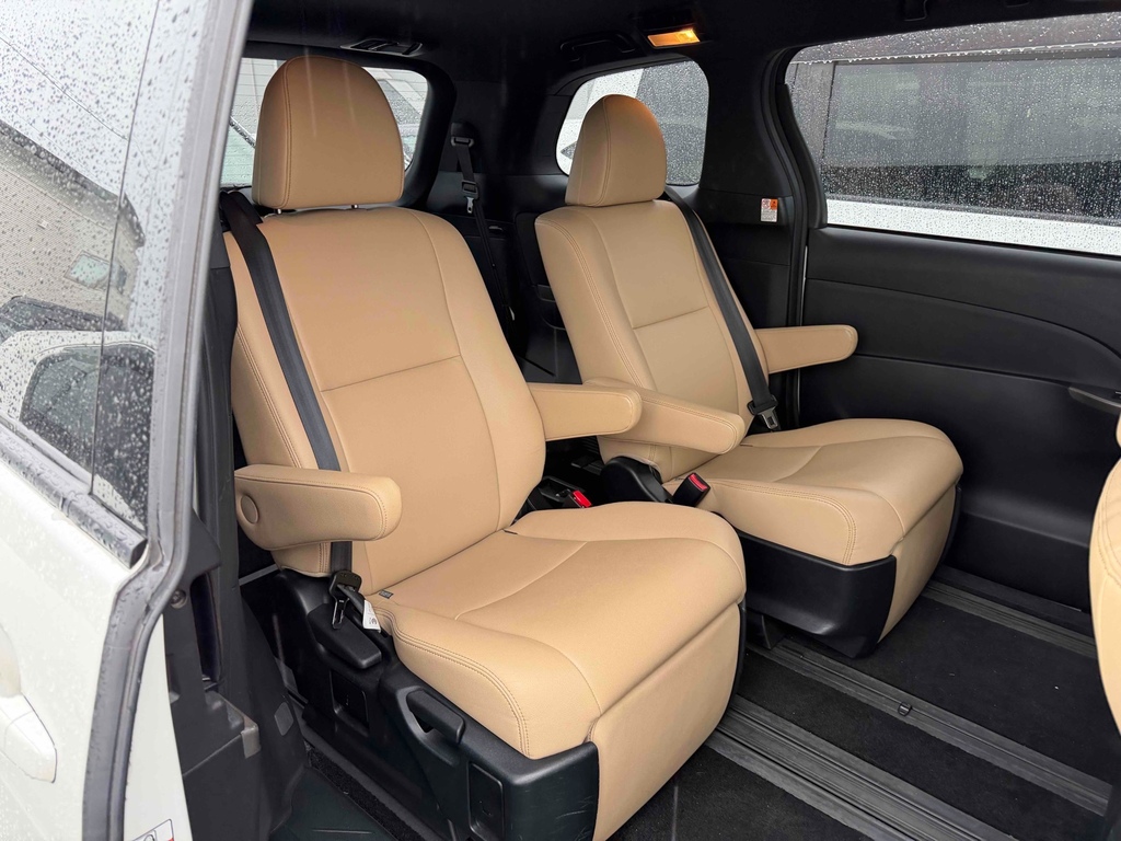 Toyota Estima 2.4 201414 7 Seats Mpv Fresh Import White #4