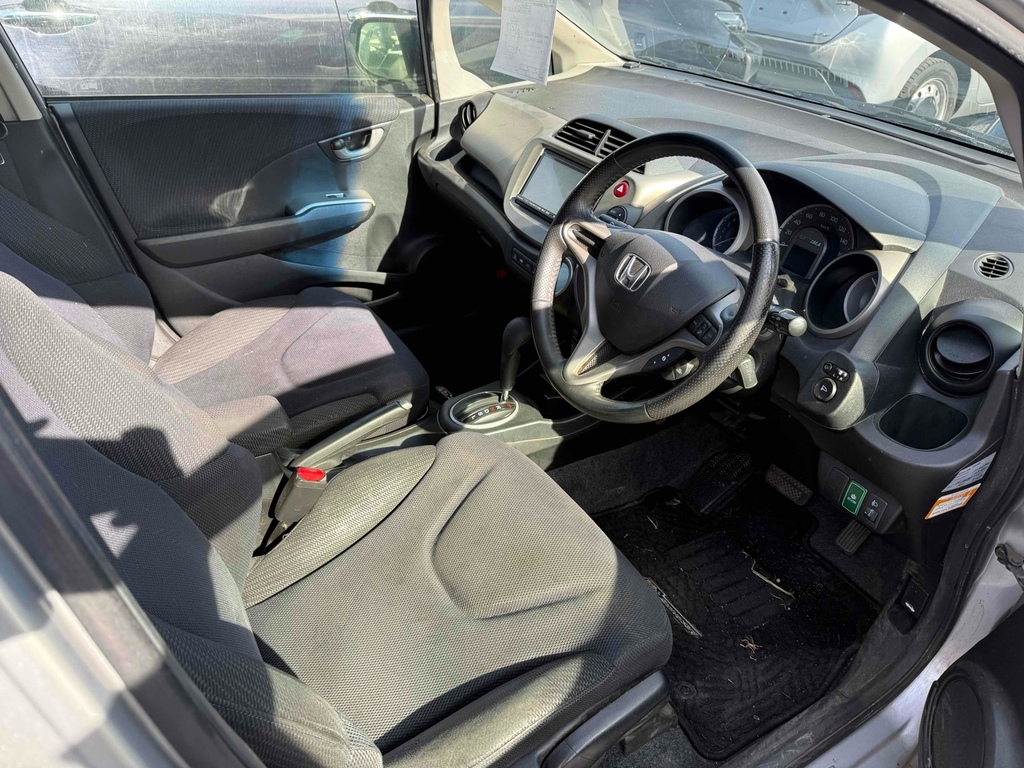 Honda Jazz Fit 1.3 Hybrid 201212 5 Seats Ulez Free Fre Silver #3