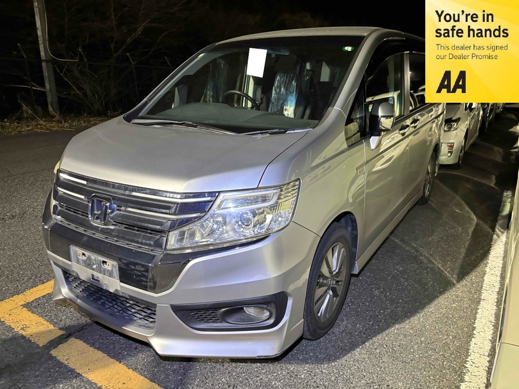 Honda StepWagon Wagon Spada 2.0 201313 8 Seats Silver