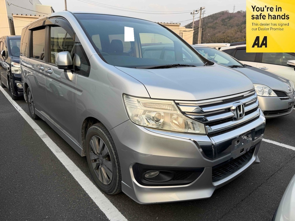 Honda StepWagon Wagon Spada 2.0 201313 8 Seats Silver