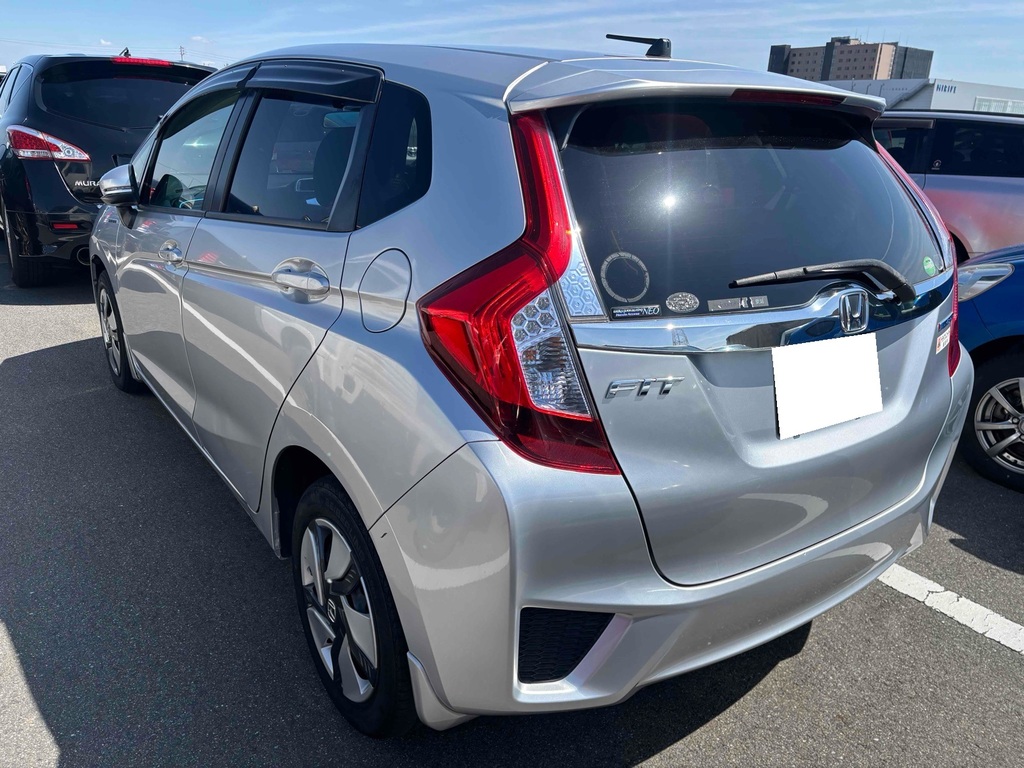 Honda Jazz Fit 1.5 Hybrid 201313 5 Seats Ulez Silver #2