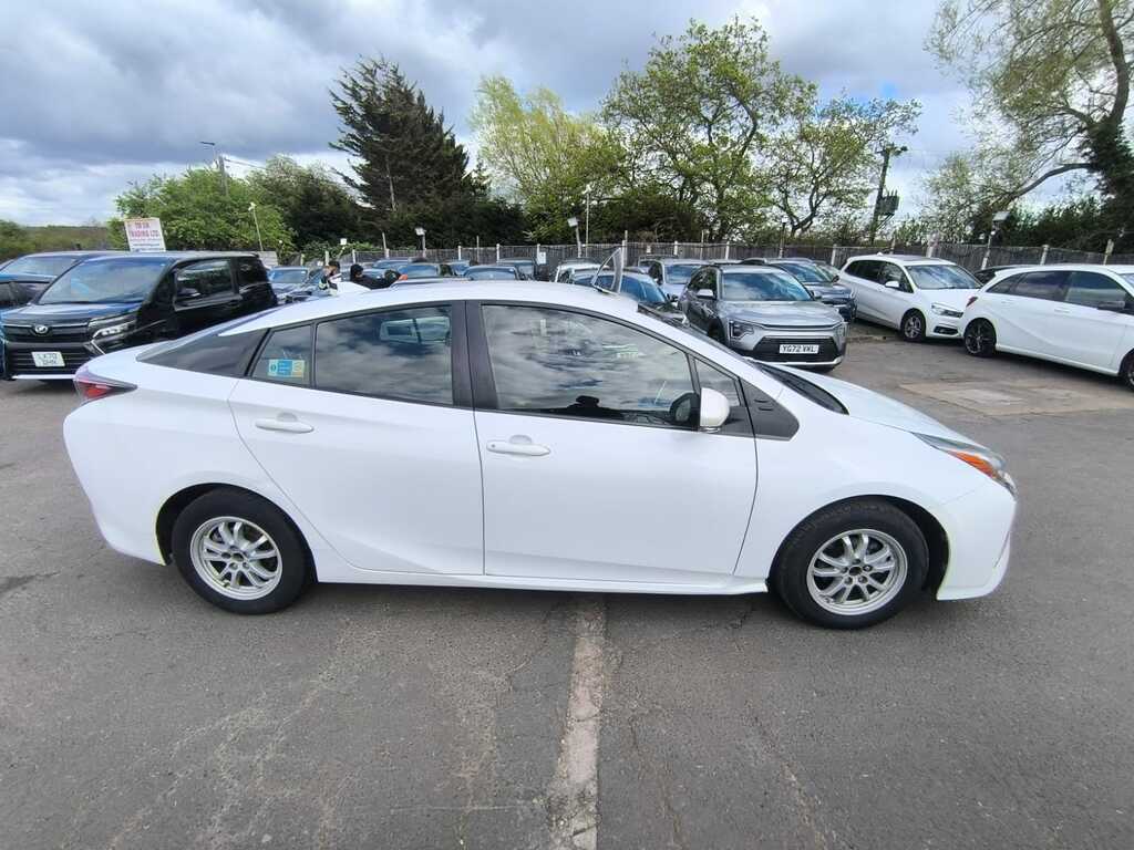 Toyota Prius 1.8 Hybrid 201767 Active 5 Seats U LN67NZW White #5