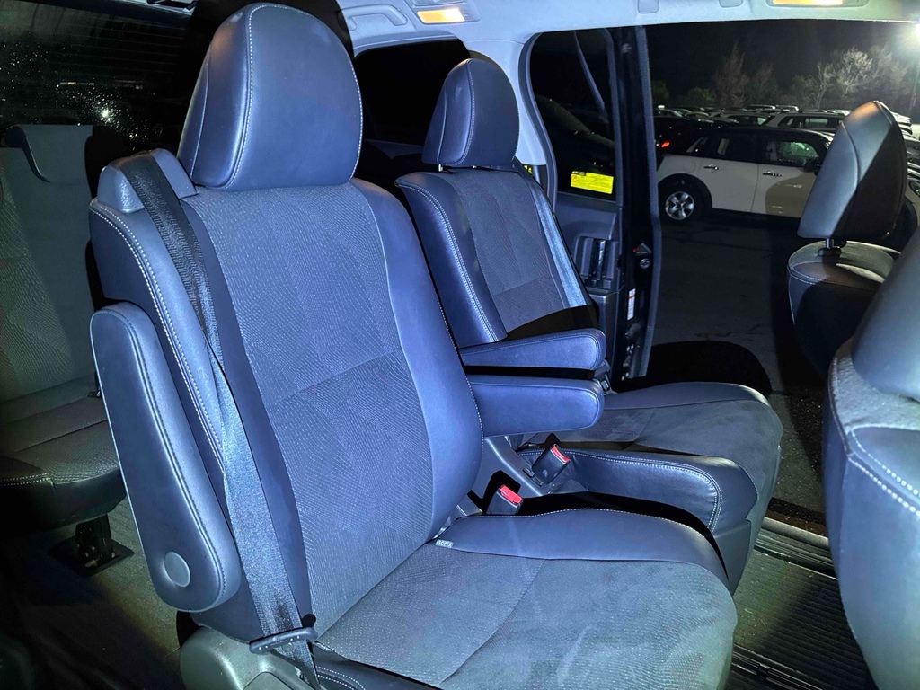 Toyota Estima 2.4 201414 7 Seats Mpv Ulez Black #3
