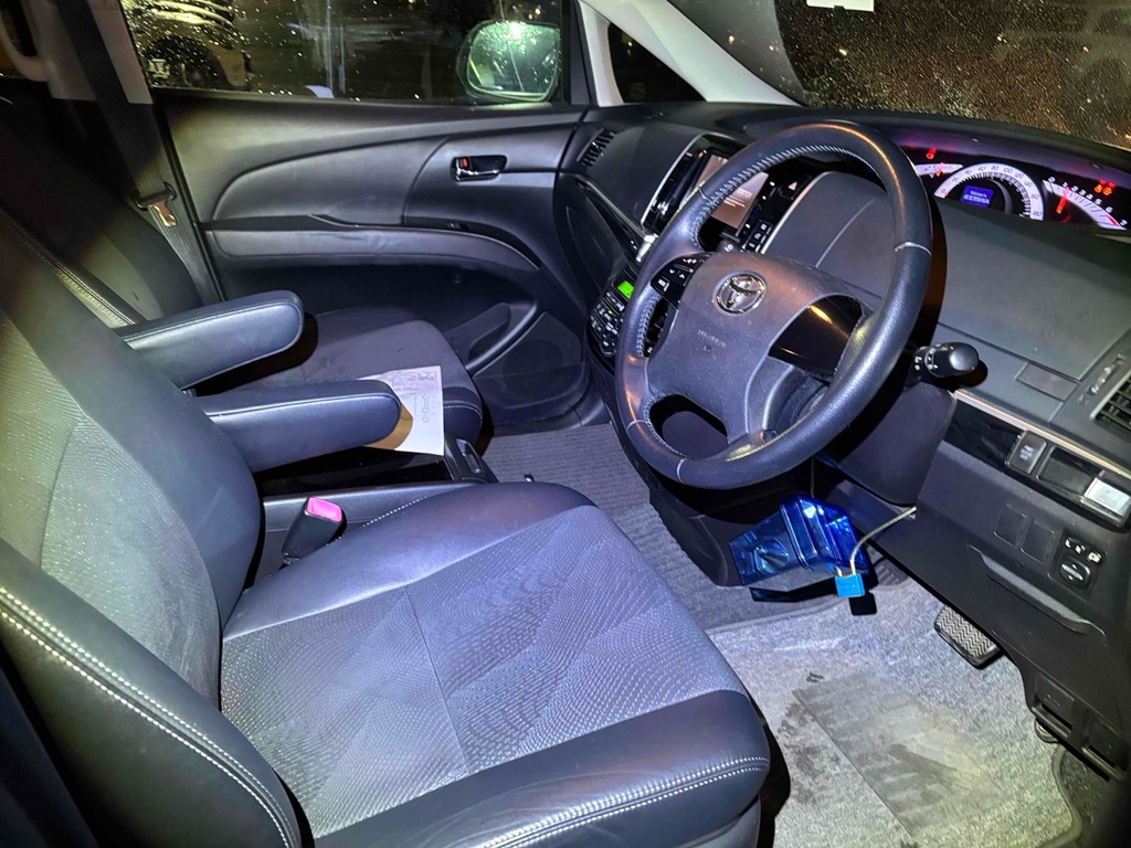 Toyota Estima 2.4 201414 7 Seats Mpv Ulez Black #2