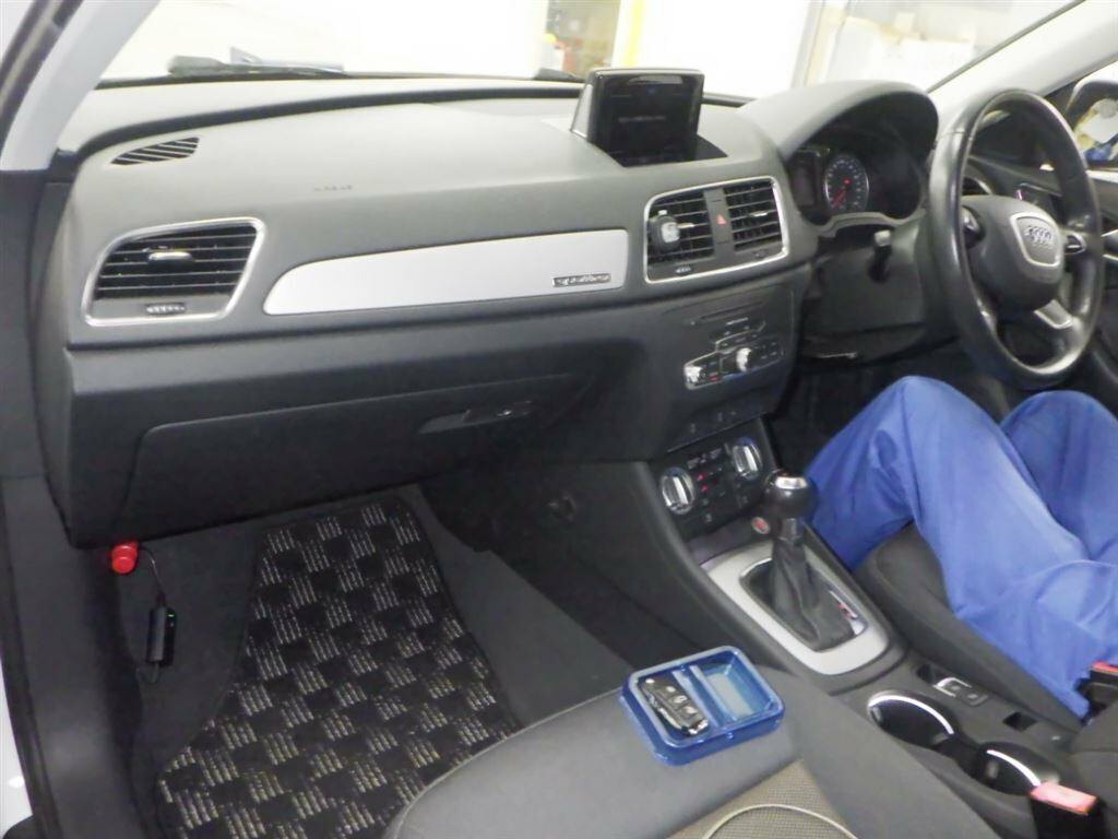 Audi Q3 2.0 201313 5 Seats Ulez Fre White #3
