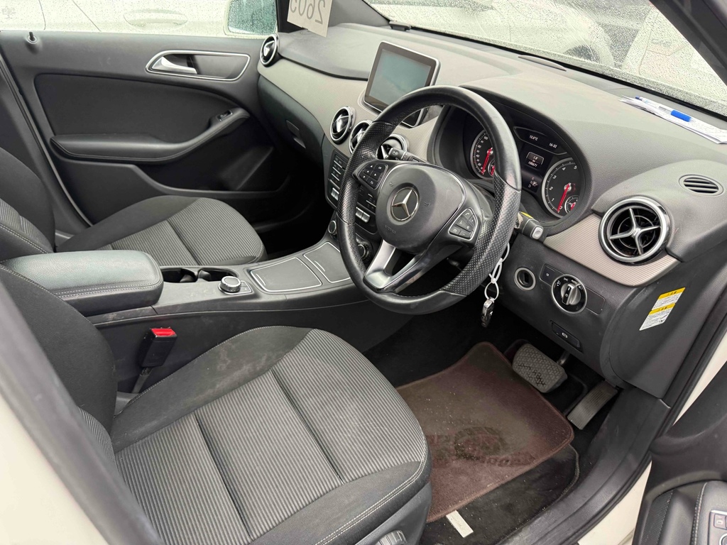 Mercedes-Benz B Class 1.6 201515 B180 Cdi Sport 5 Sea White #4