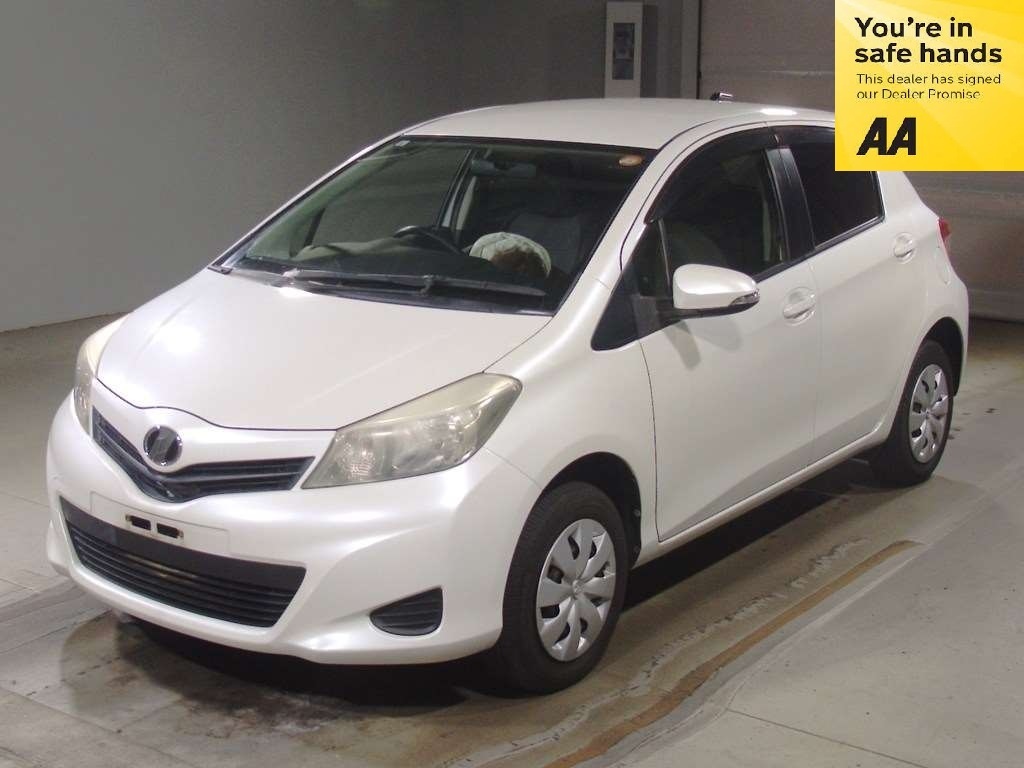 Toyota Yaris Vitz 1.3 201313 5 Seats Ule White