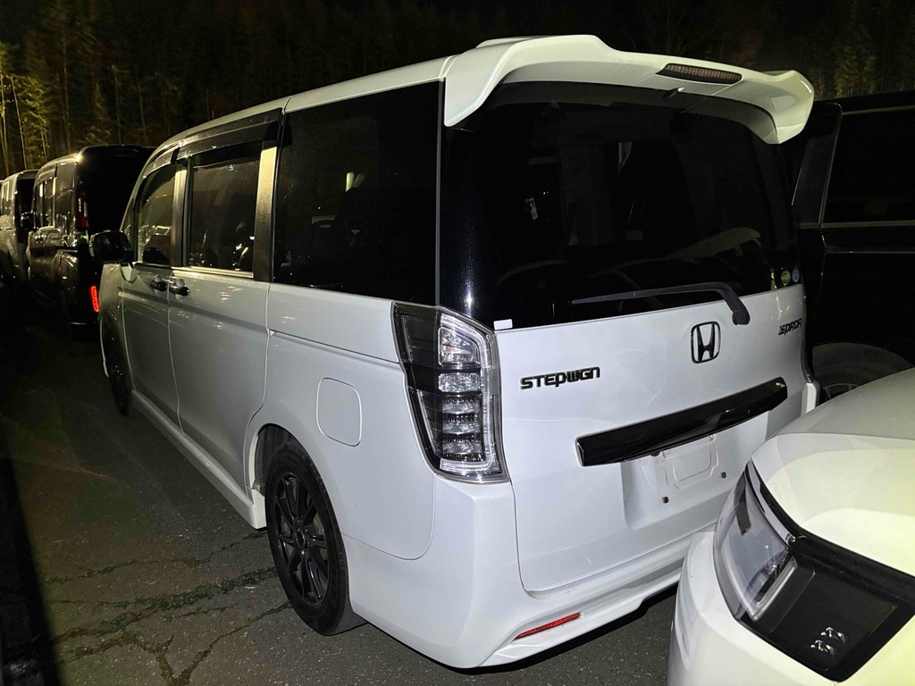 Honda StepWagon Wagon Spada 2.0 201313 8 Seats White #2