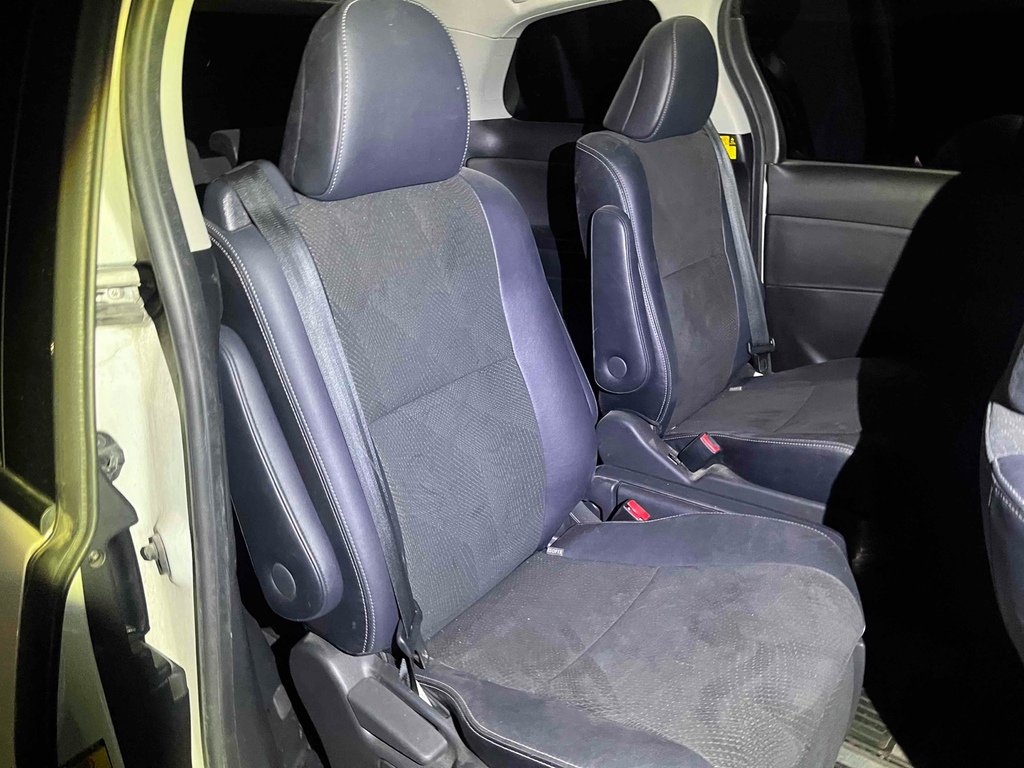 Toyota Estima 2.4 Hybrid 201313 7 Seats 4Wd Ulez Free Fre White #4