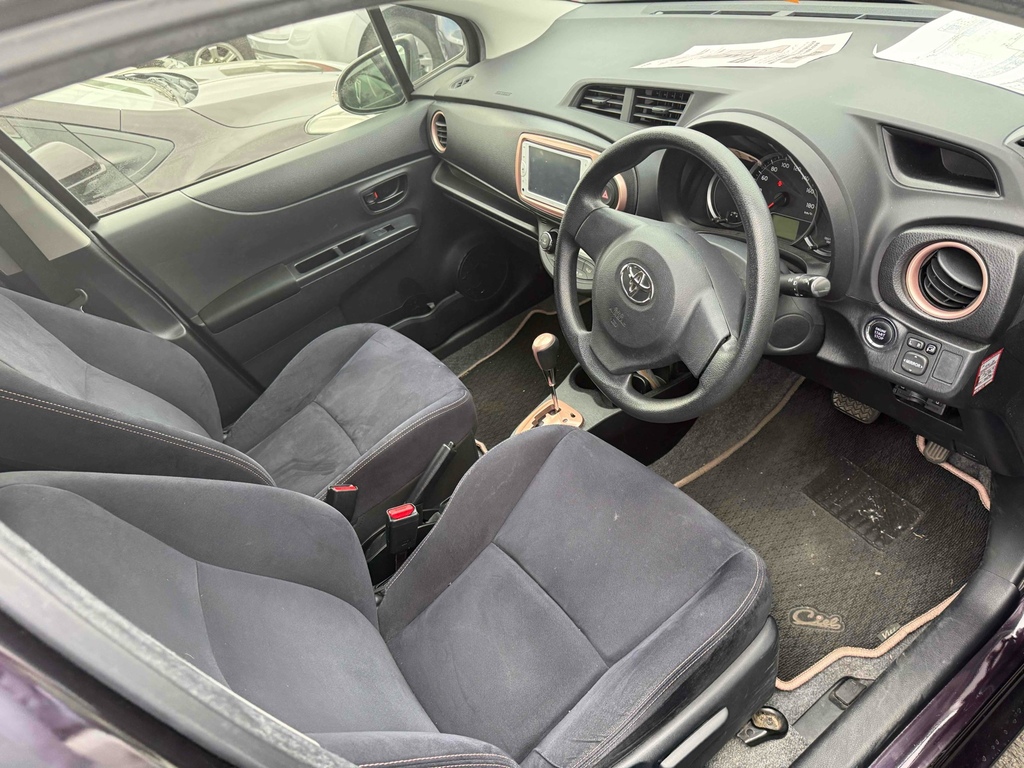 Toyota Yaris Vitz 1.3 201313 5 Seats Ule  Brown #3