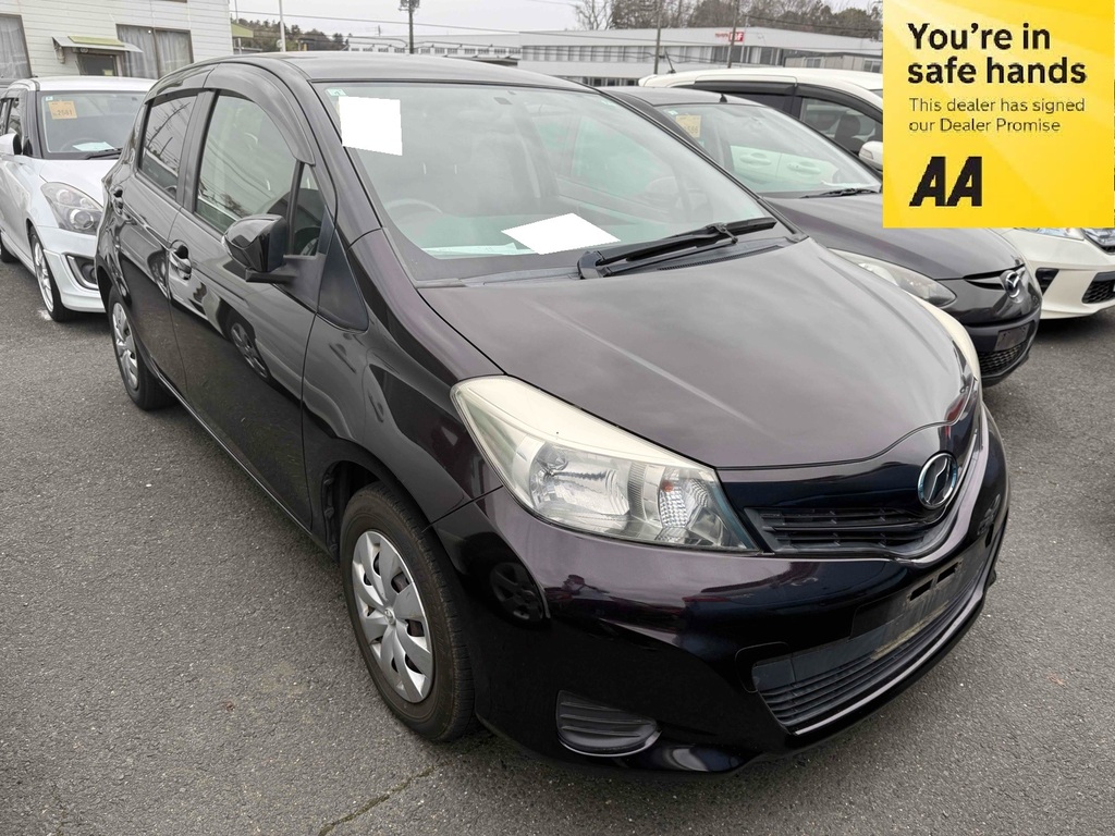 Toyota Yaris Vitz 1.3 201313 5 Seats Ule Brown