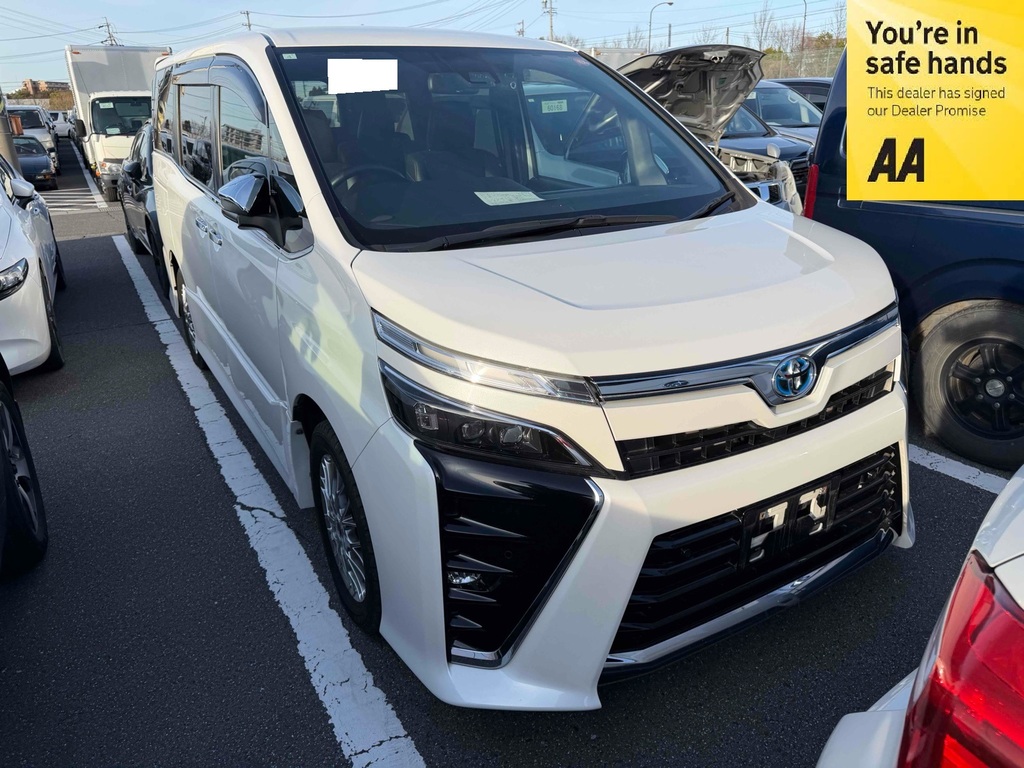 Toyota Voxy 1.8 Hybrid 202121 7 Seats Mpv Ulez Free Fre White