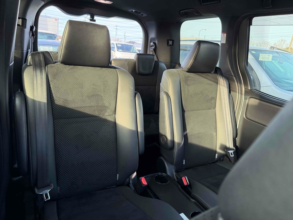 Toyota Voxy 1.8 Hybrid 202121 7 Seats Mpv Ulez Free Fre White #4