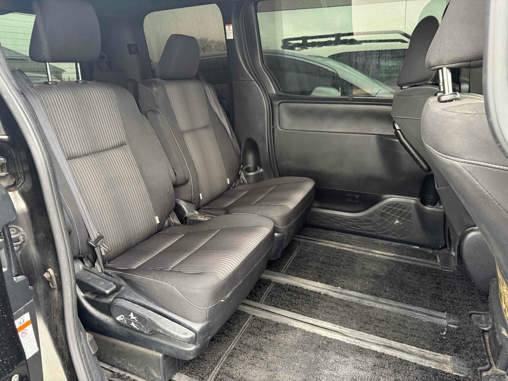 Toyota Voxy 1.8 Hybrid 201818 7 Seats Ulez Free Fresh I Black #4
