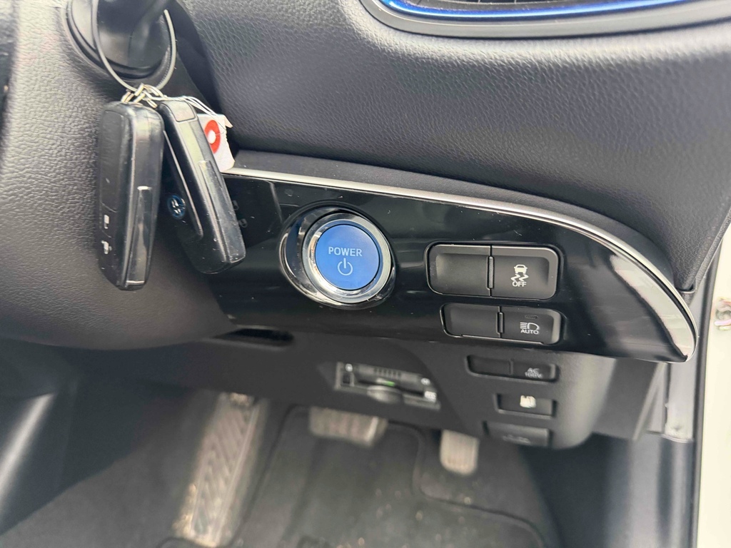 Toyota Prius 1.8 Hybrid 202121 Active 5 Seats Ulez Free White #5