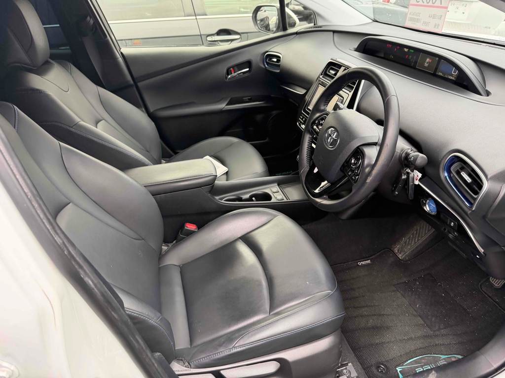 Toyota Prius 1.8 Hybrid 202121 Active 5 Seats Ulez Free White #3