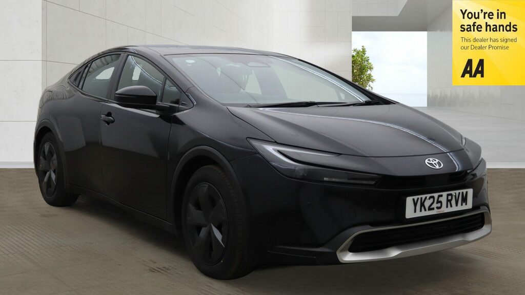 Toyota Prius 2.0 Plugin Hybrid 202525 13.6Kwh Cvt Euro 6 Phev Black