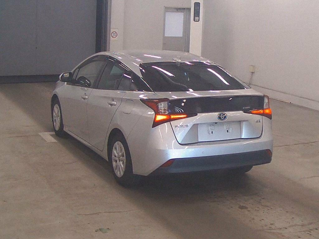 Toyota Prius 1.8 Hybrid 202121 Active 5 Seats Ulez Free Silver #2