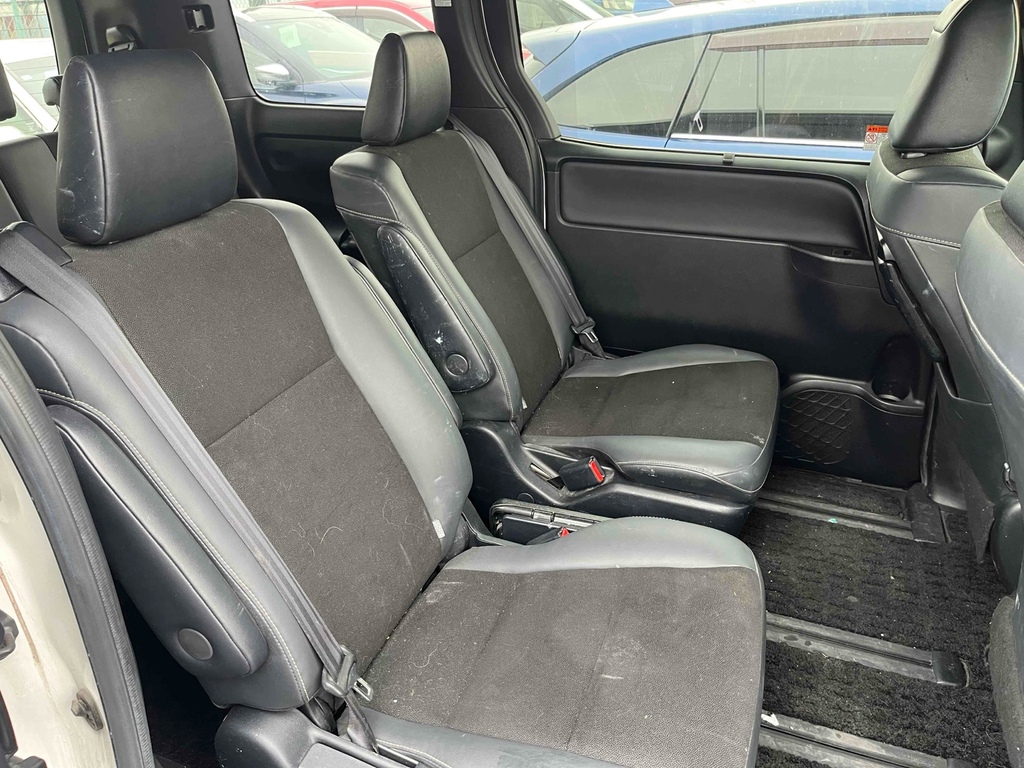Toyota Noah 1.8 Hybrid 202170 7 Seats Mpv Ulez Free Fre White #3