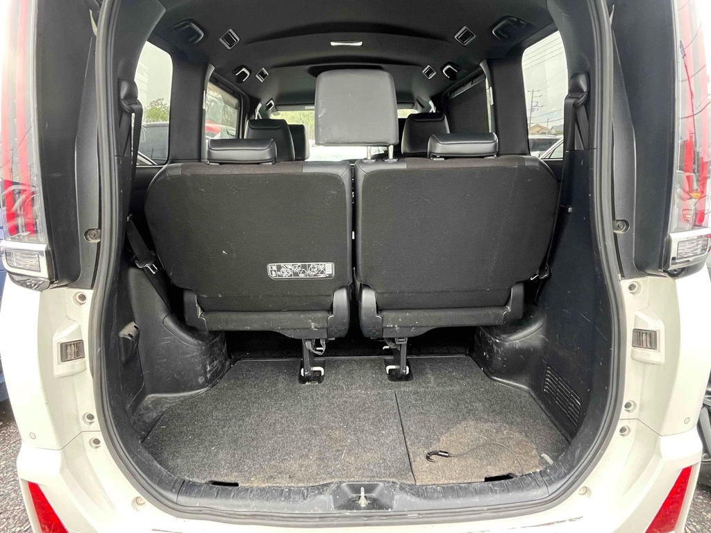 Toyota Noah Mpv Silver #10