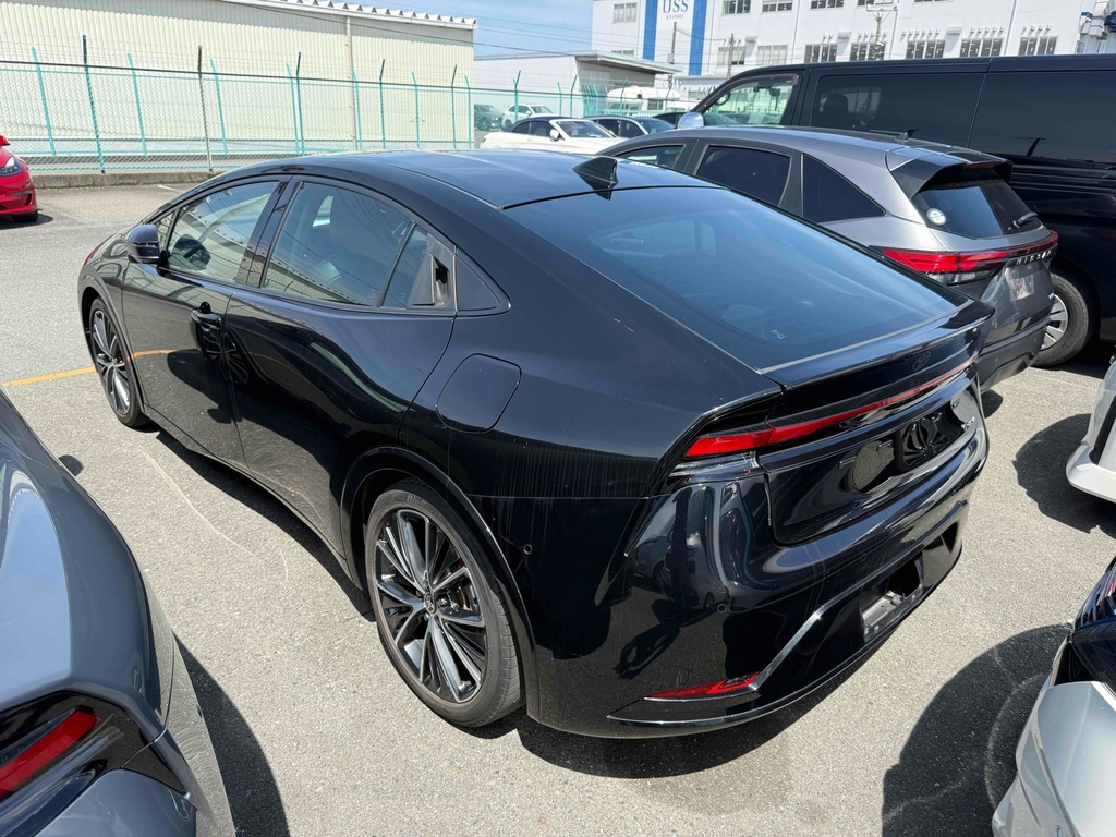 Toyota Prius 2.0 Hybrid 202323 Cvt Euro 6 Phev Design Hatchba Black #2