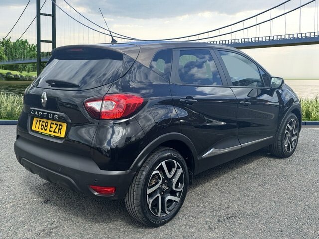 Renault Captur 0.9 Tce Energy Iconic Suv Euro 6 YT68EZR Black #3