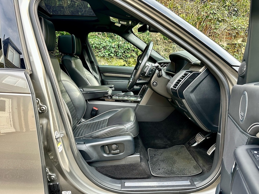 Land Rover Discovery Sd V6 Hse Luxury DT55SCO Silver #6