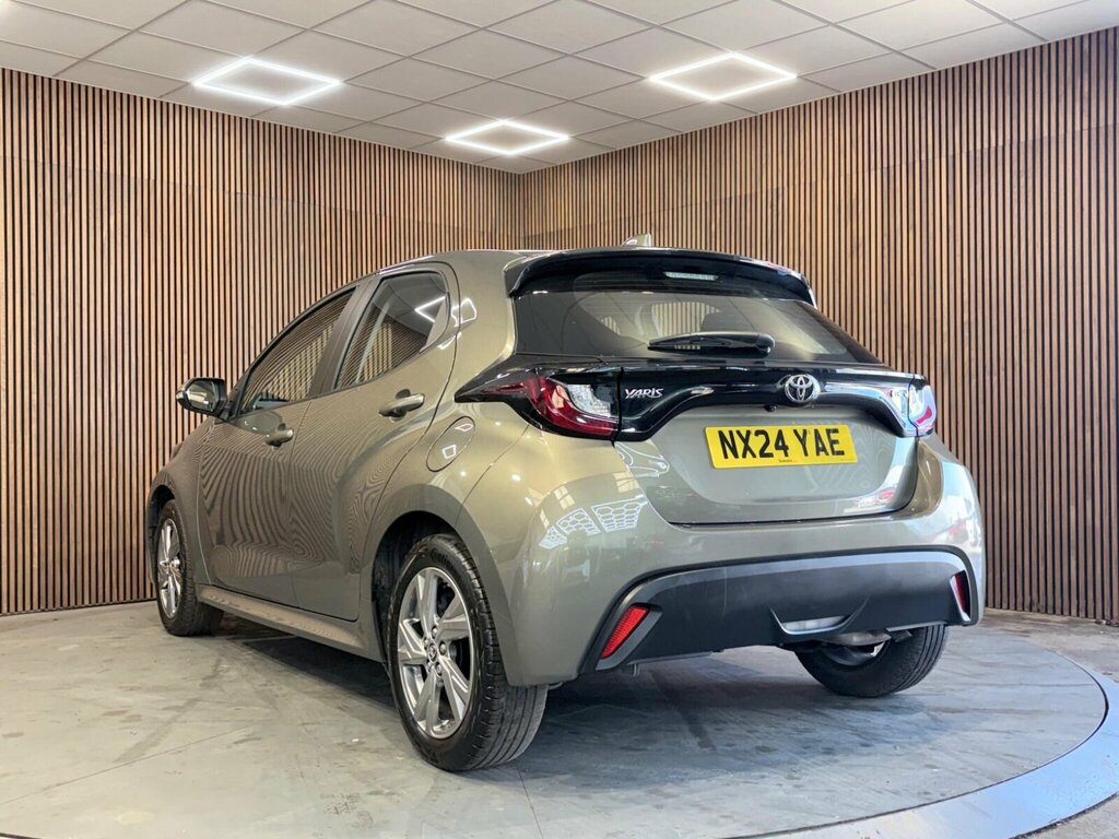 Toyota Yaris 1.5 Vvt-h Icon E-cvt Euro 6 Ss NX24YAE #4