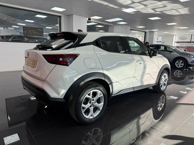 Nissan Juke Suv White